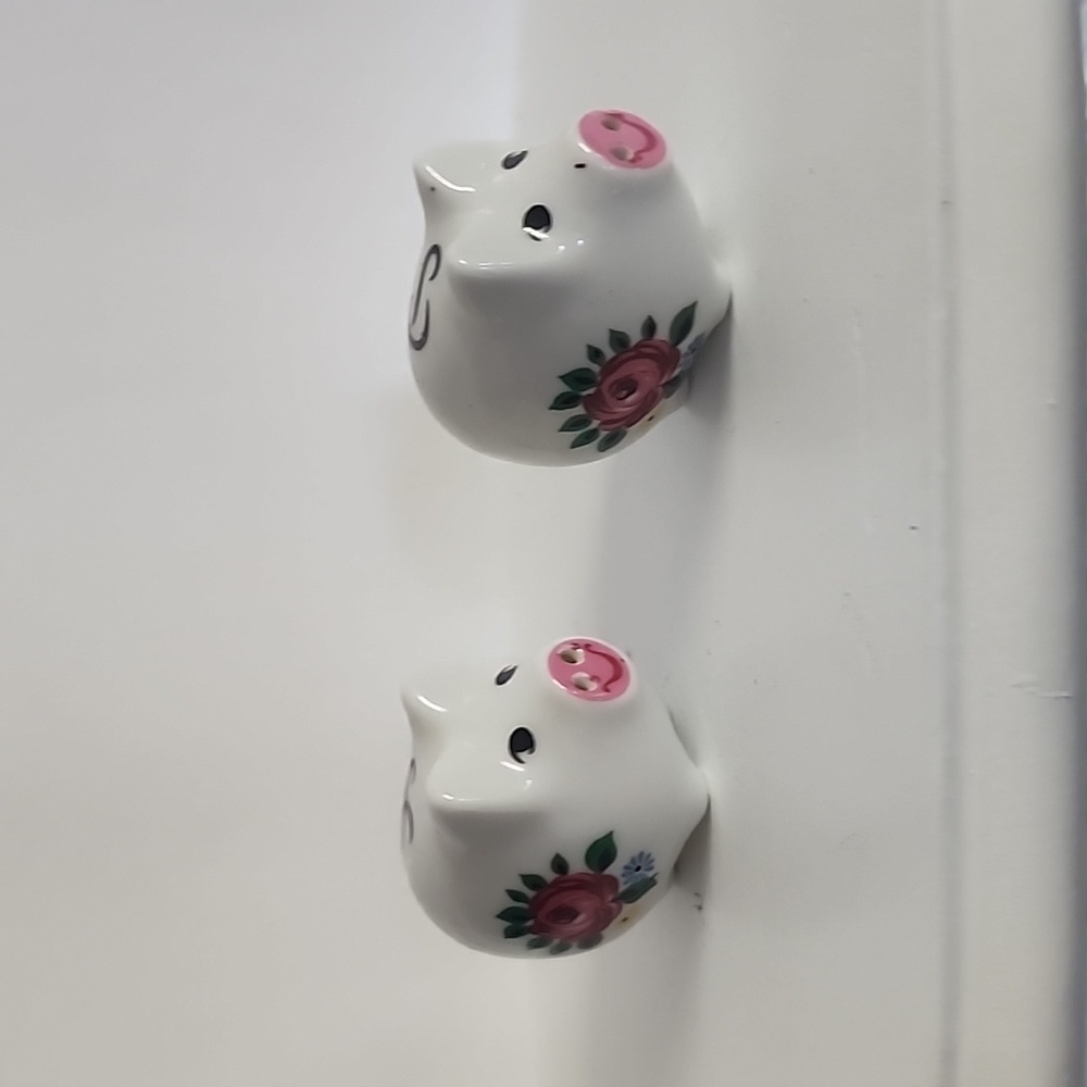 Vintage porcelain pig Salt &  Pepper Shakers